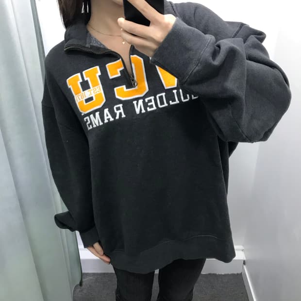 잔스포츠 차콜 반집업 맨투맨