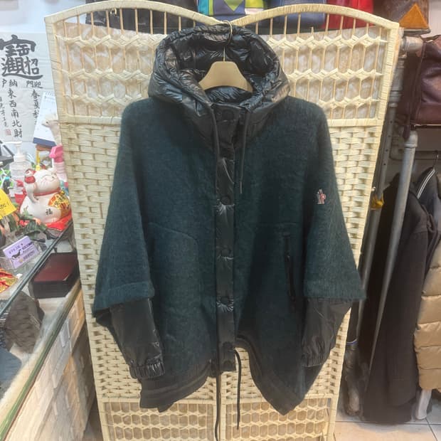 Free/23fw 정품 몽클레어 케이퍼 패딩 팝니다