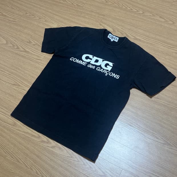 CDG 꼼데가르송 반팔 티셔츠 L