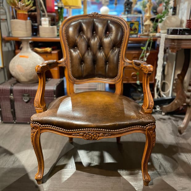 빈티지 가죽 암체어