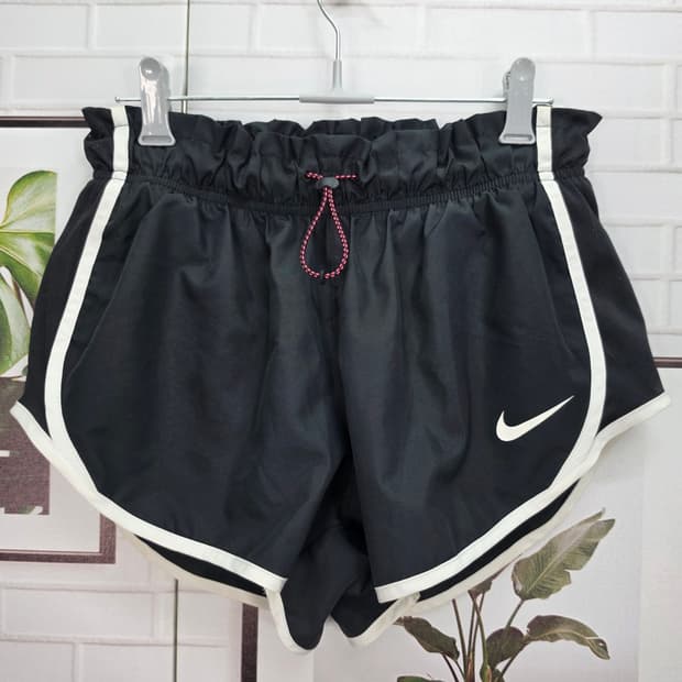 나이키 여성 드라이핏 러닝 숏팬츠 반바지 S사이즈 26~28인치
