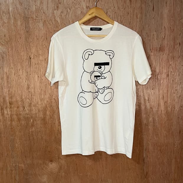 언더커버 베어 그래픽 티셔츠