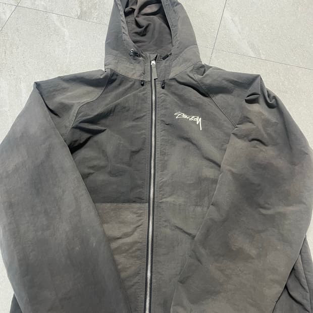 스투시 비치쉘 바람막이 블랙L