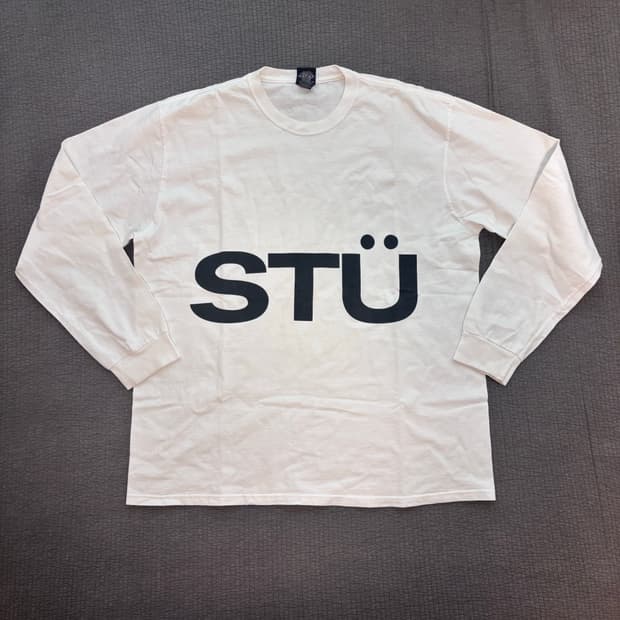 Stussy 올 캡스 롱슬리브 티셔츠 화이트