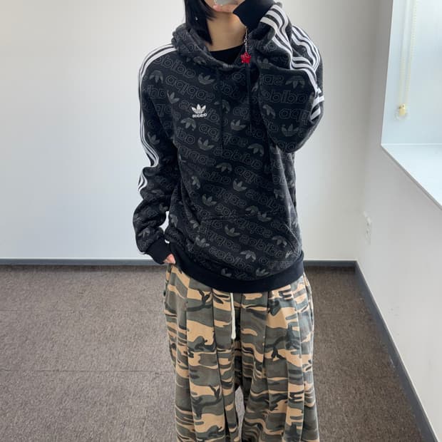 Adidas 아디다스 파이어로고 그래픽 패턴 블랙 후드티