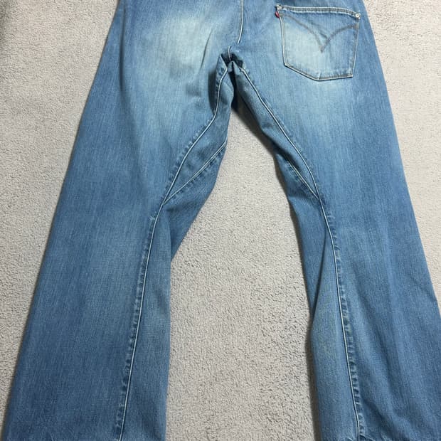 리바이스 엔지니어드 진 10주년 한정판 연청 데님 청바지 34