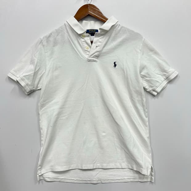 폴로 화이트 카라티 