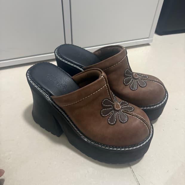 dollskill 빈티지 슈즈 230~235
