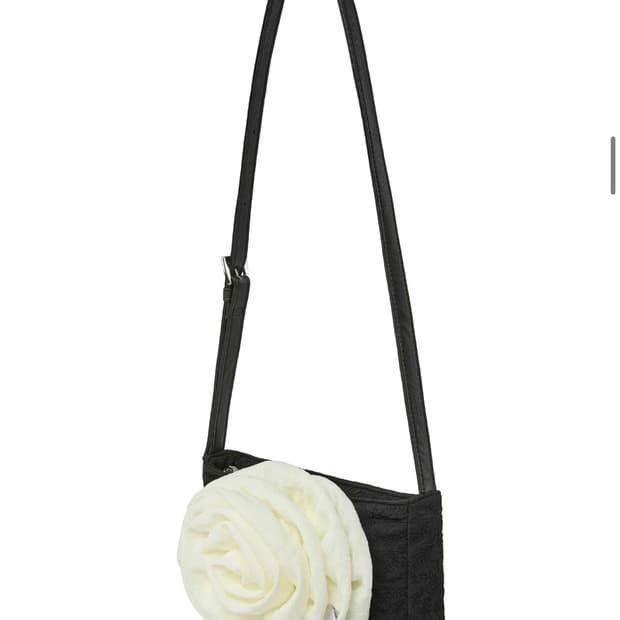 이미스 코사지 숄더백 CORSAGE FLAT BAG