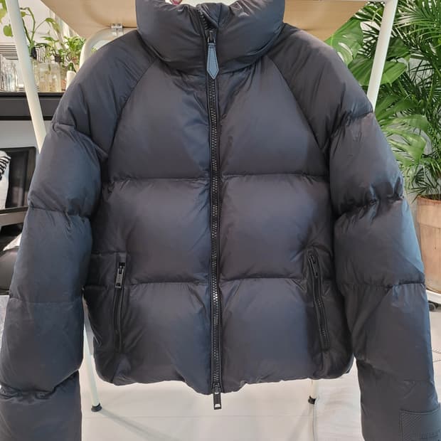 🖤 한 끗 차이 핏이 예술! 시크한 블랙 크롭 여성  퍼퍼 패딩