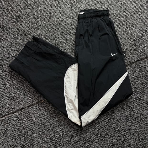 나이키 신형 빅스우시 와이드핏 나일론 우븐 팬츠 2147