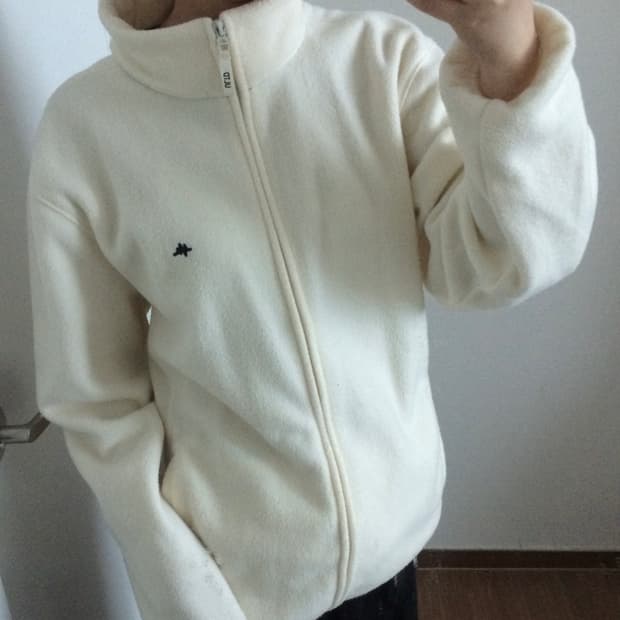 언리미트 아이보리 후리스