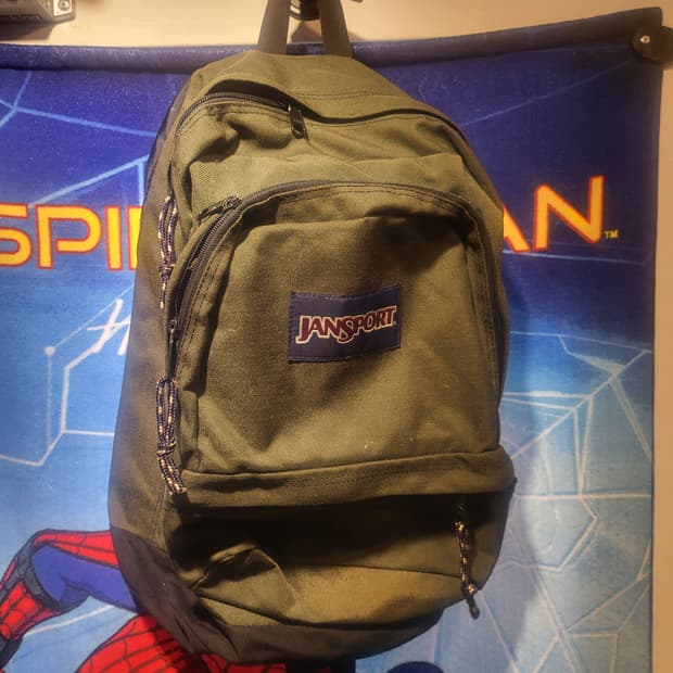 잔스포츠 올리브 백팩 가방