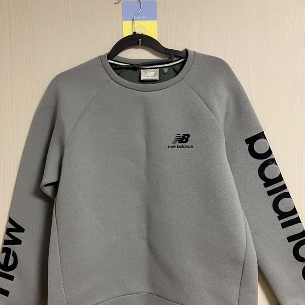 뉴발란스 맨투맨