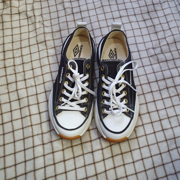 1216) 엄브로 토비 스니커즈