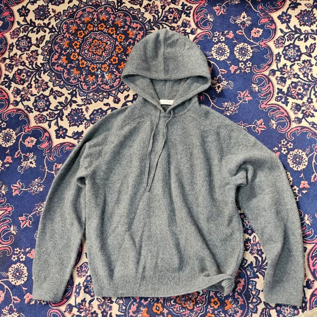 아모멘토 라쿤 루즈핏 후드 니트 