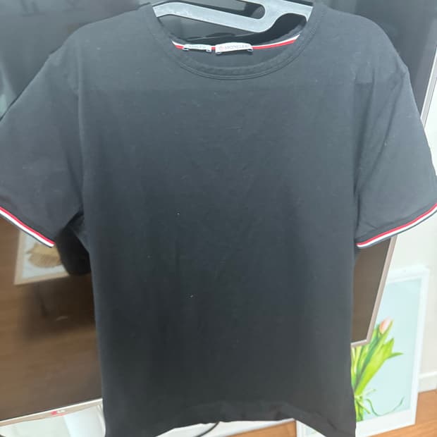 몽클레어 슬림핏 반팔