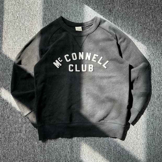 니들워크 Mc connell club 스웻셔츠