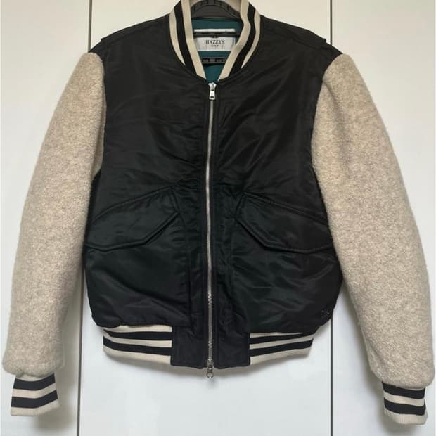 헤지스 골프 블랙/아이보리 스타디움 누빔점퍼