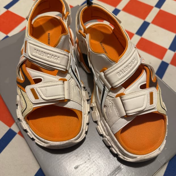 발렌시아가 트랙 샌들 41사이즈