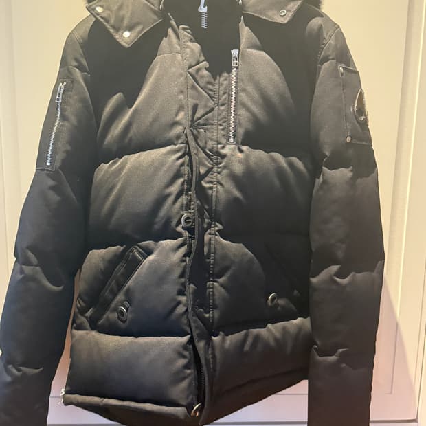 무스너클 캐나다 다운필드 새상품