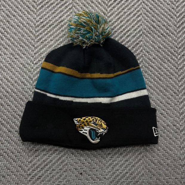 뉴에라 잭슨빌 재규어스 폼 비니 v2466