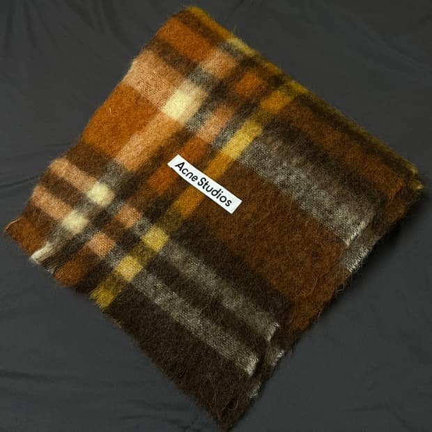 아크네 스튜디오 브라운 플란넬 머플러