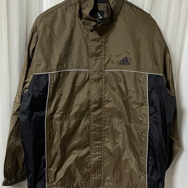 아디다스 올드스쿨 바람막이 L 카키브라운 블랙 배색
