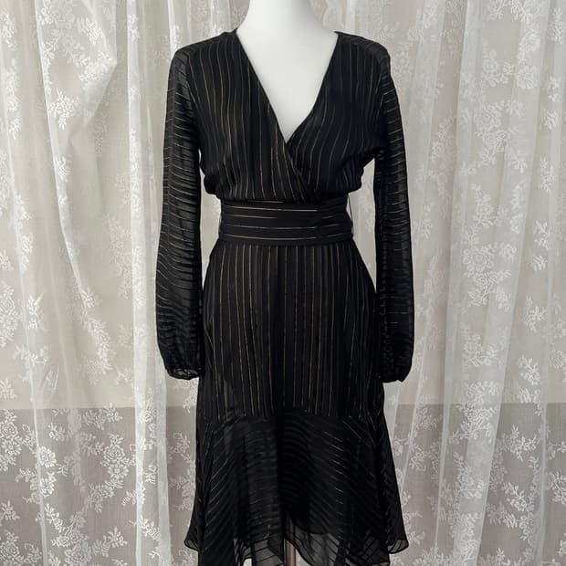 34) 마시모두띠 메탈릭 브이넥 원피스 블랙