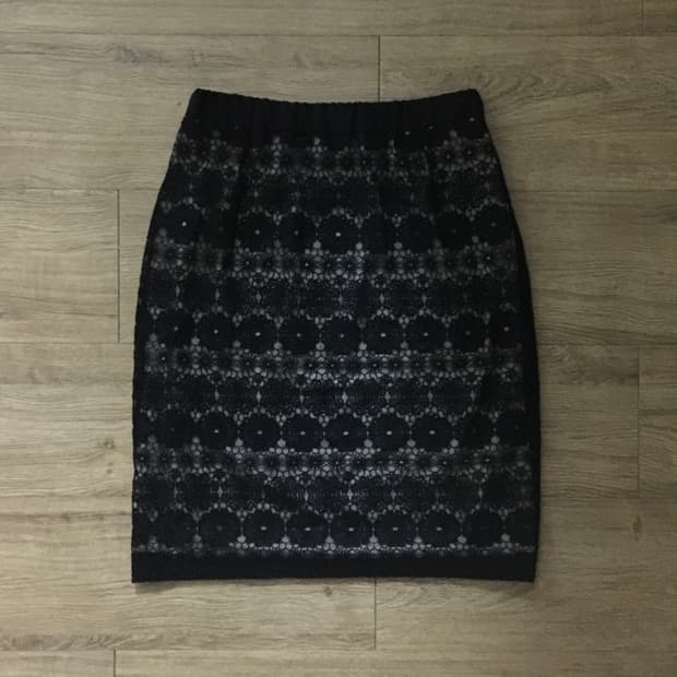 Black Oriental Midi skirt