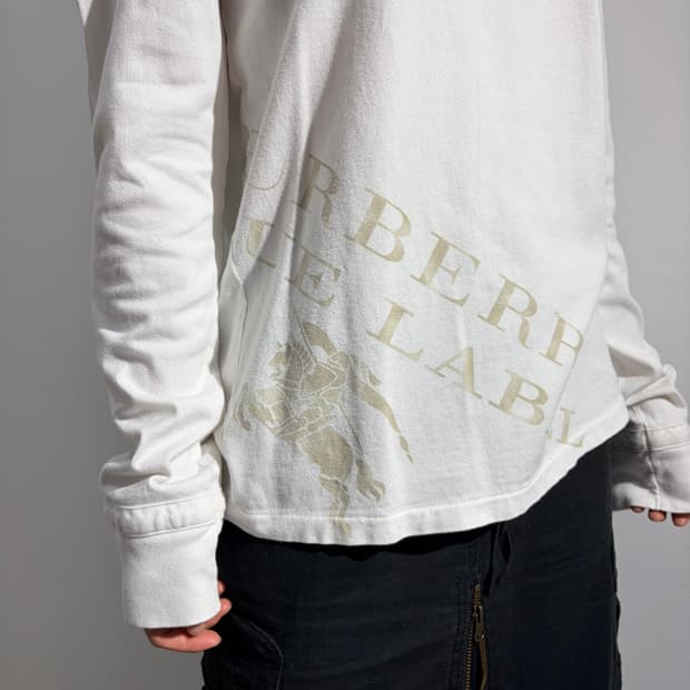 버버리 블루라벨 로고 프린팅 롱슬리브
