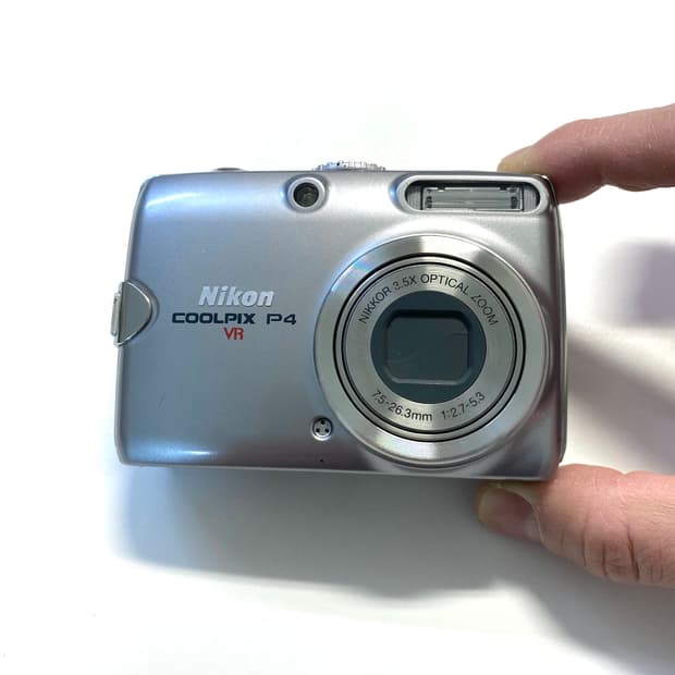 니콘 쿨픽스 P4 디지털 카메라