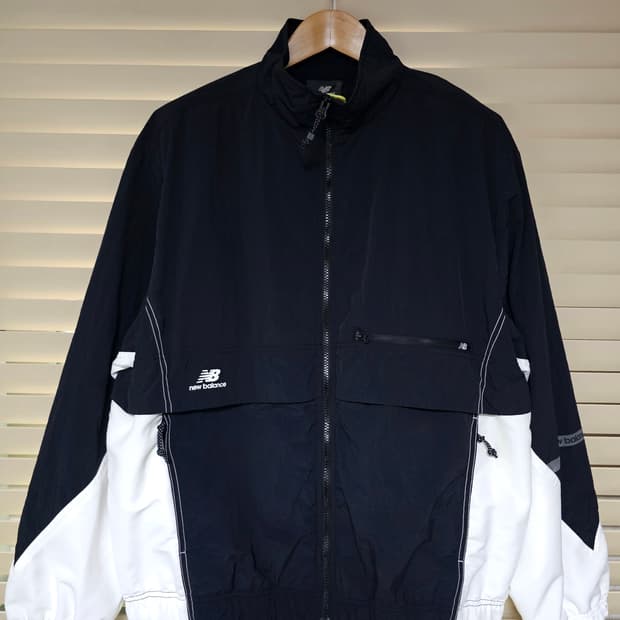 뉴발란스 블랙/화이트 바람막이 자켓 XXL(110)