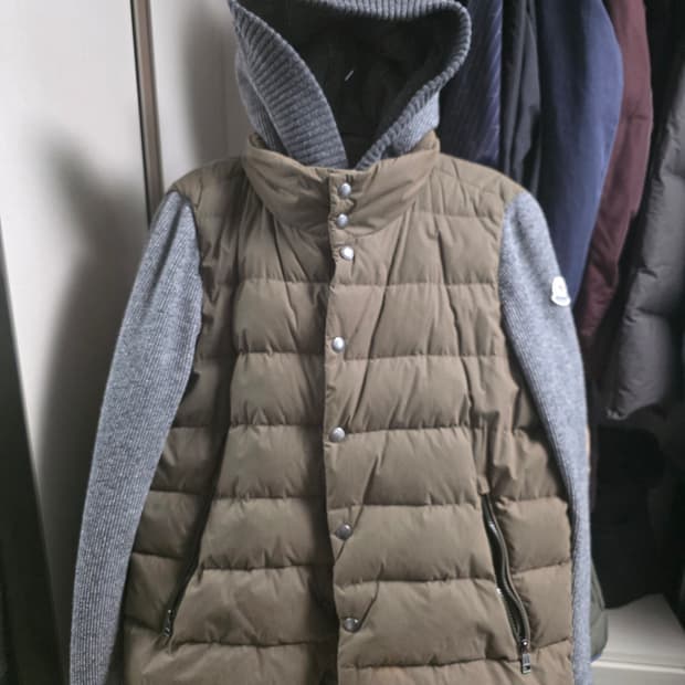 몽클레어 후드 니트 패딩 2사이즈 국내 100~105