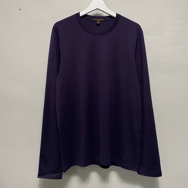 루이비통 자수로고 긴팔 티셔츠