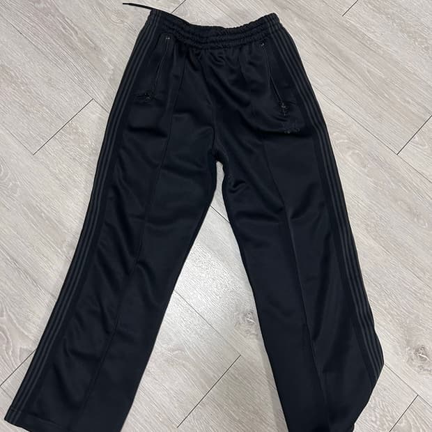 니들스 트랙팬츠