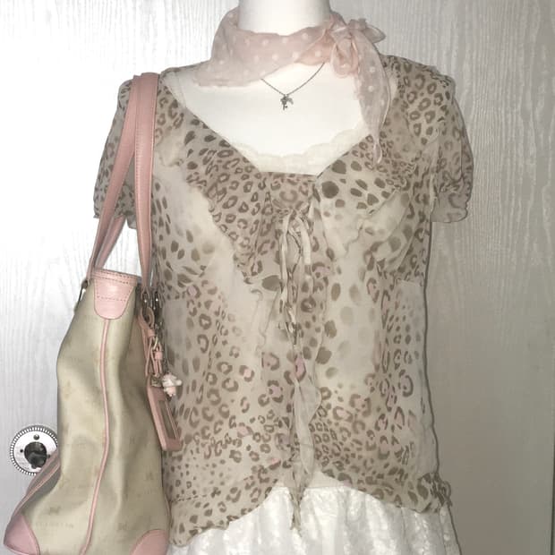  pink leopard-print short-sleeve blouse