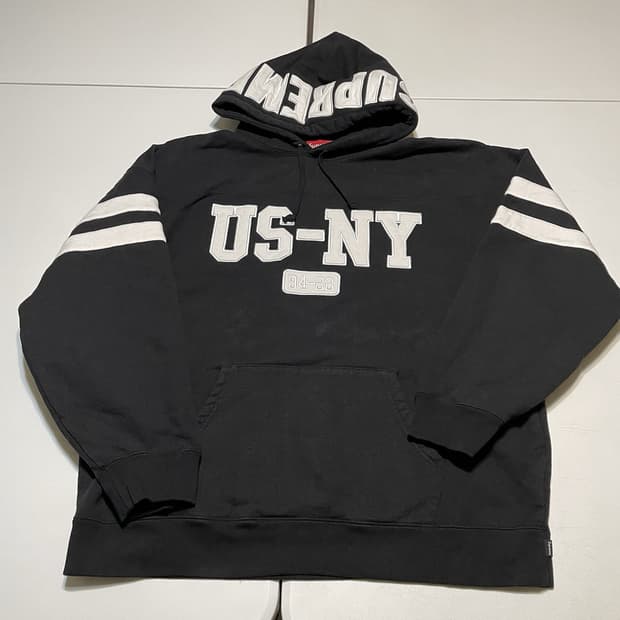 22FW 슈프림 US-NY 후드티 블랙