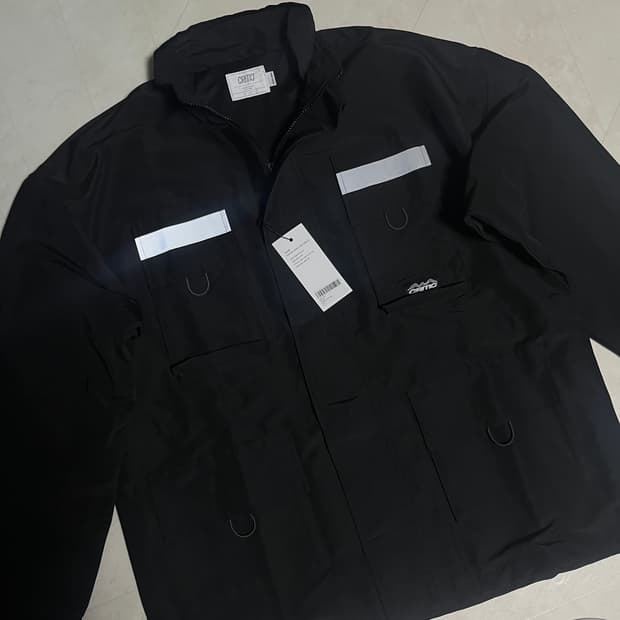 새상품(XL)크리틱 스카치로고 폴리 포켓 자켓 블랙