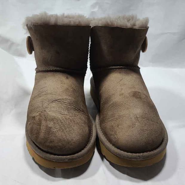 어그(UGG) 베일리 버튼 양털부츠 230사이즈