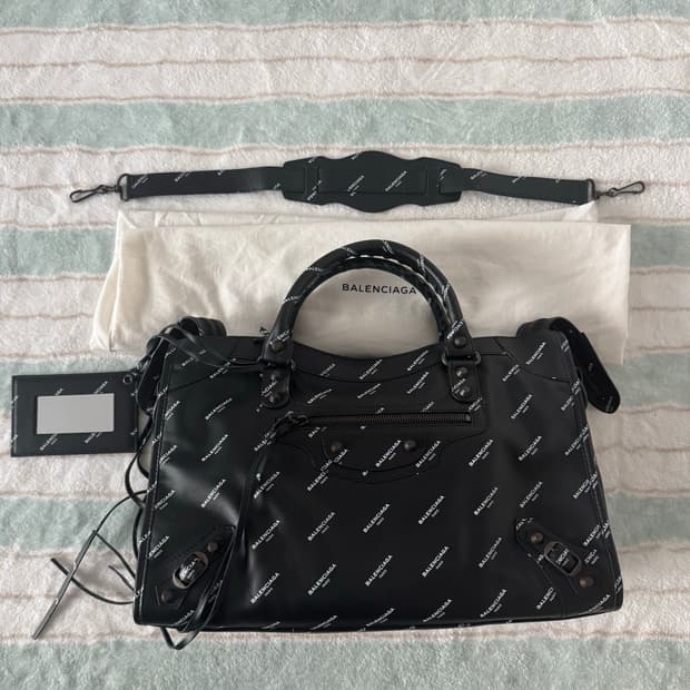 발렌시아가 모터백 미듐 블랙