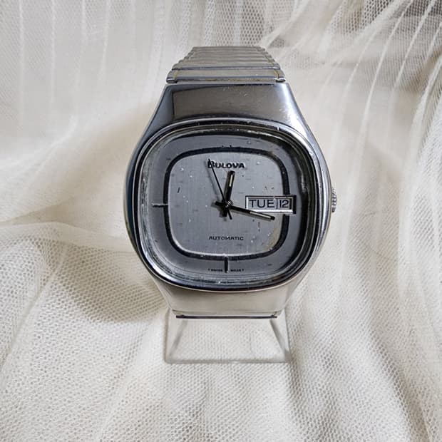 부로바 오토매틱 빈티지 메탈 시계