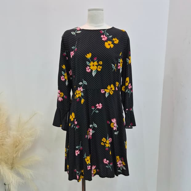 Old Navy 블랙 플라워 도트 플레어 미디원피스