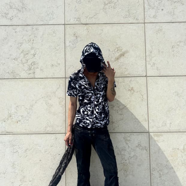 “Vintage” Cross Print Punk 1/2 Hooded Zi