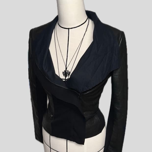 양가죽 사선지퍼 자켓