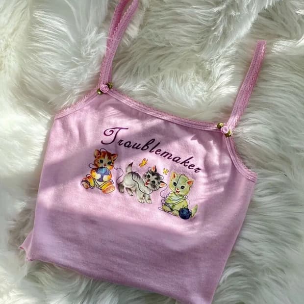 돌스킬 Dollskill 슈가스릴즈 고양이 슬리브리스 핑크 탑