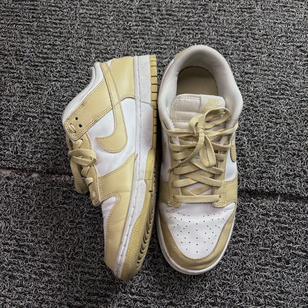 나이키 덩크 로우 레트로 팀 골드 앤 화이트 슈즈 2500