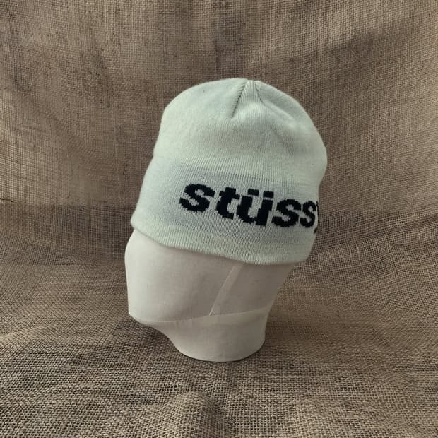 스투시 사이드 로고 비니