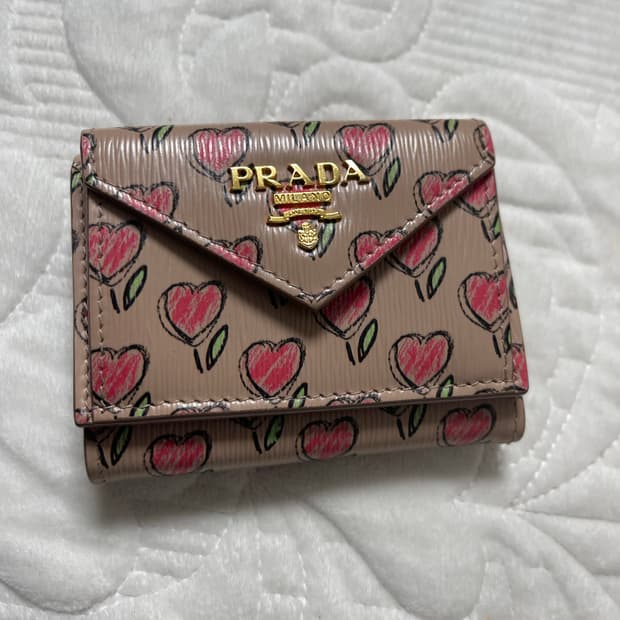 프라다 하트 카드지갑