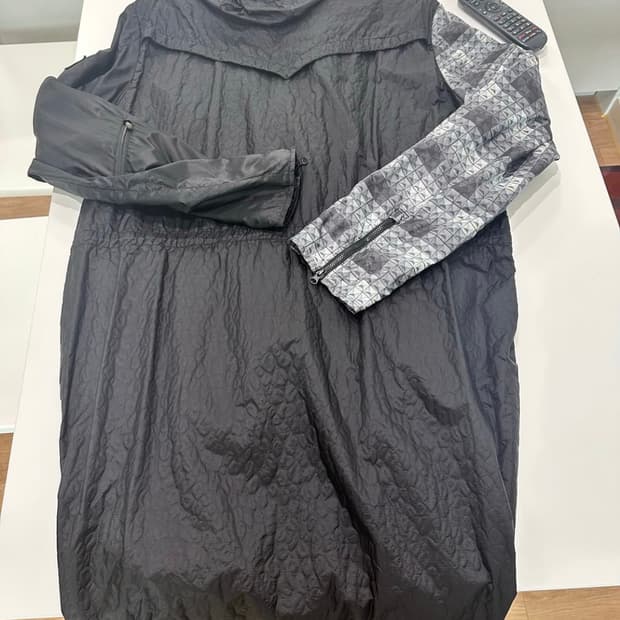 야스히로 퓨마 콜라보 바람막이